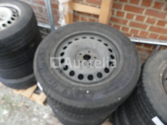 4 banden voor vw tiguan michelin 215/65r17 99h velgen (winter) - afbeelding 5 van  9