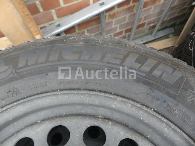 4 banden voor vw tiguan michelin 215/65r17 99h velgen (winter) - afbeelding 8 van  9