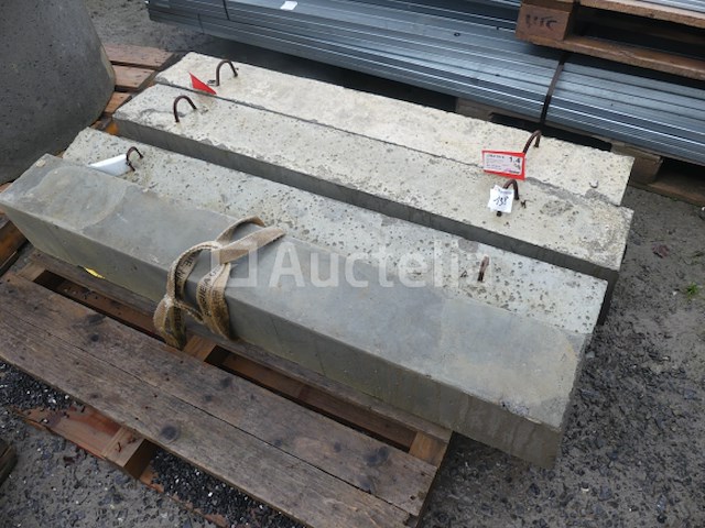 4 betonnen lateien - afbeelding 2 van  3