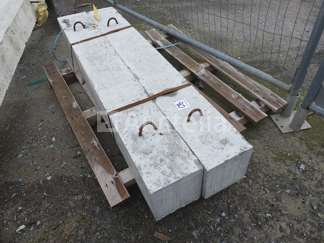 4 betonnen lateien - afbeelding 2 van  4