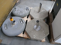 4 betonnen parasolvoeten - afbeelding 1 van  4