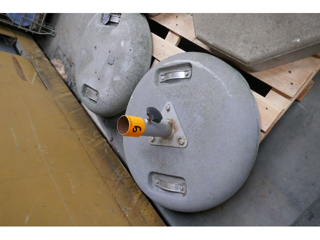 4 betonnen parasolvoeten - afbeelding 3 van  4