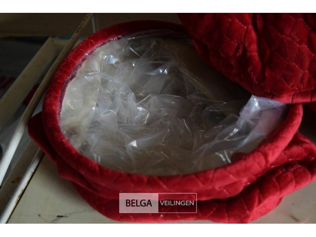 4 bloemmandjes - afbeelding 3 van  3