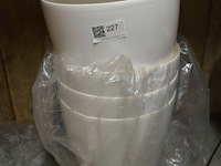 4 bloempot wit ø34 cm h=31cm - afbeelding 1 van  2