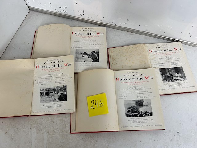 4 boeken pictorial history of the war - afbeelding 1 van  2