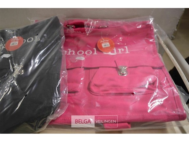 4 boekentasjes - afbeelding 2 van  3