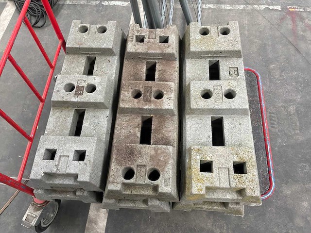 4 bouwhekkens en 6 voeten - afbeelding 3 van  6