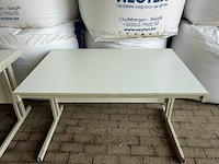4 bureau's - afbeelding 1 van  2