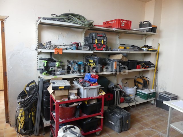 4 commerciële tentoonstellingen - afbeelding 3 van  7