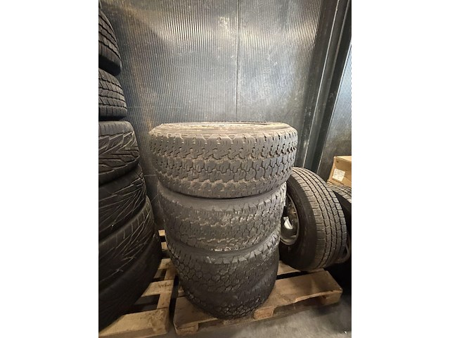 4 complete banden dodge ram - afbeelding 2 van  3