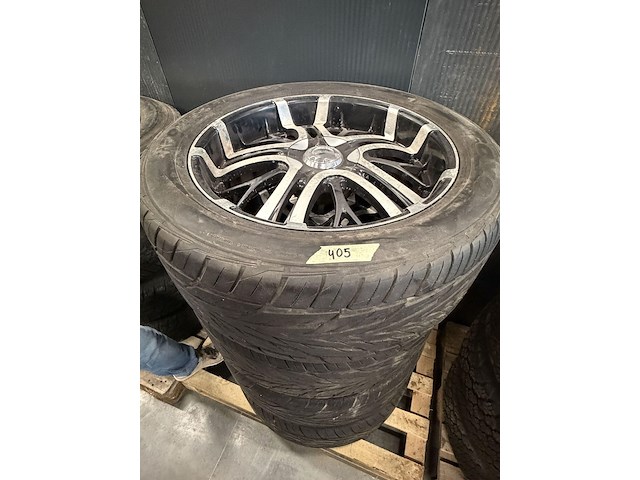 4 complete banden dodge ram - afbeelding 1 van  3