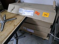 4 consoles ( nog in verpakking ) - afbeelding 1 van  4