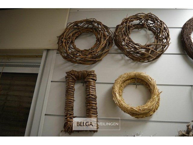 4 decoratiekransen - afbeelding 1 van  5