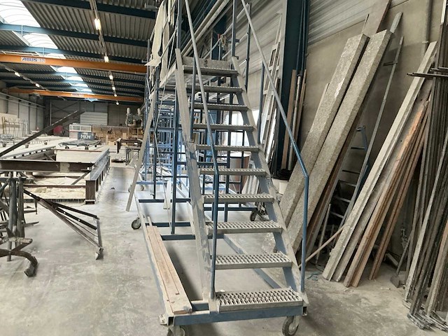 4-delig mobiel werkplatform - afbeelding 2 van  5