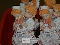 4 div beeldjes h=25cm - afbeelding 2 van  3