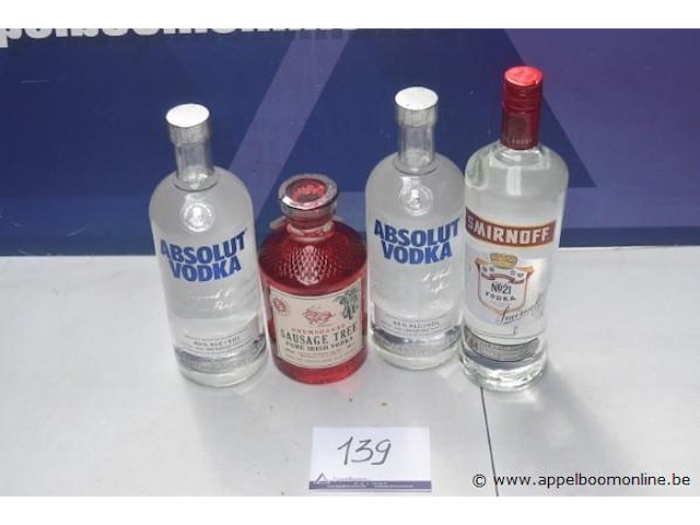 4 div flessen vodka, wo absolut vodka - afbeelding 1 van  1