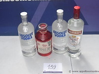 4 div flessen vodka, wo absolut vodka - afbeelding 1 van  1