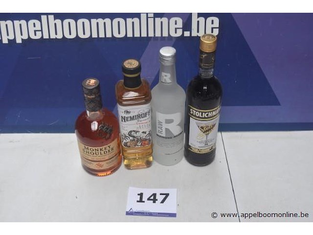 4 div flessen vodka, wo nemiroff - afbeelding 1 van  1