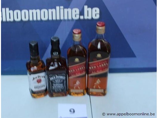 4 div flessen whiskey, wo johnnie walker - afbeelding 1 van  2