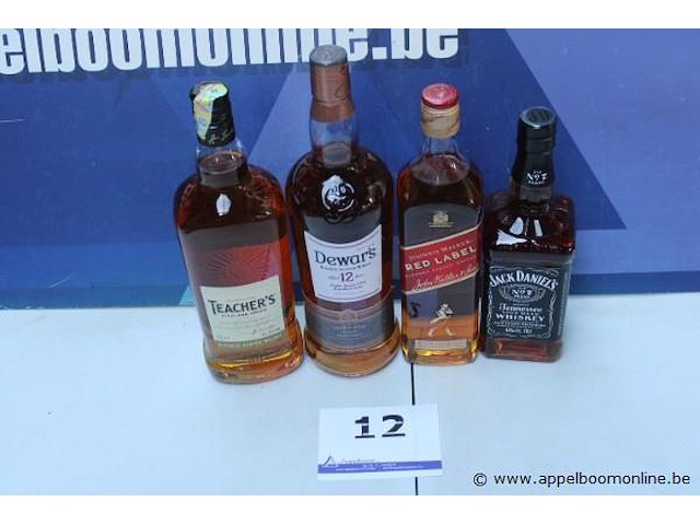 4 div flessen whiskey, wo johnnie walker - afbeelding 1 van  1