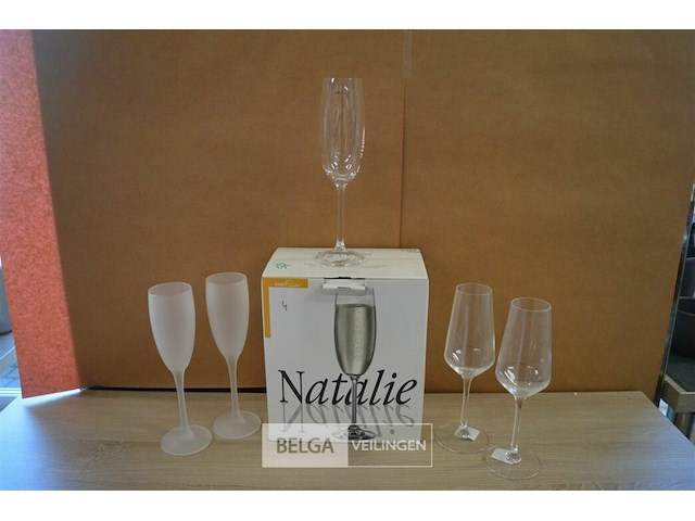 4 div glazen - afbeelding 1 van  4