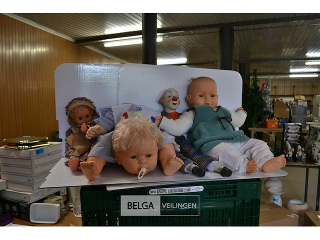 4 div poppen (1 stuk) - afbeelding 1 van  4