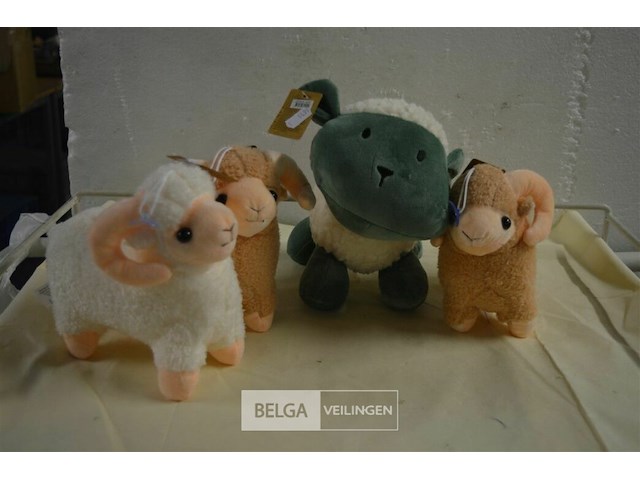 4 div soorten knuffels - afbeelding 1 van  3