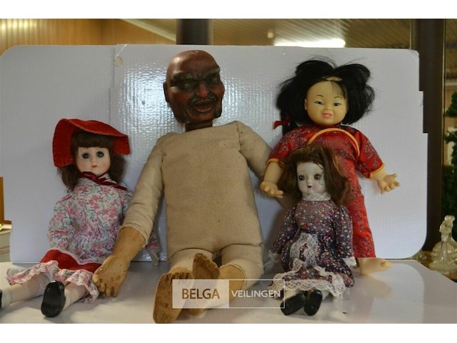 4 div. soorten poppen - afbeelding 1 van  5