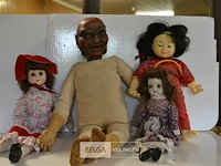 4 div. soorten poppen - afbeelding 1 van  5