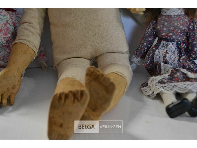 4 div. soorten poppen - afbeelding 5 van  5