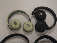 4 div wireless headphones, zonder kabels, werking niet gekend - afbeelding 2 van  3