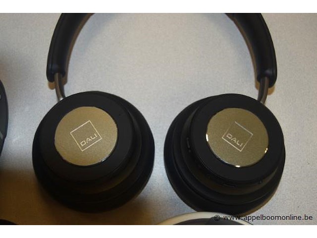 4 div wireless headphones, zonder kabels, werking niet gekend - afbeelding 3 van  4