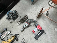 4 diverse gereedschappen - afbeelding 1 van  5