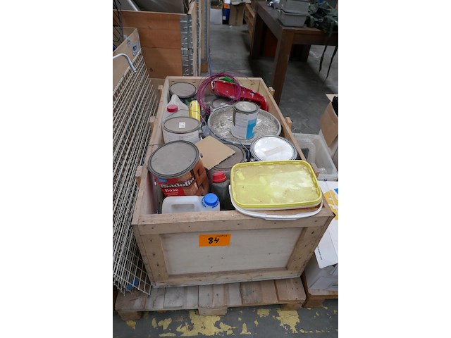 4 diverse houten palletboxen met inhoud - afbeelding 3 van  5