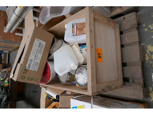 4 diverse houten palletboxen met inhoud - afbeelding 4 van  5