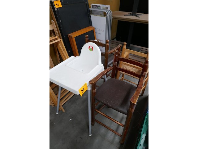 4 diverse kinderstoelen - afbeelding 1 van  5