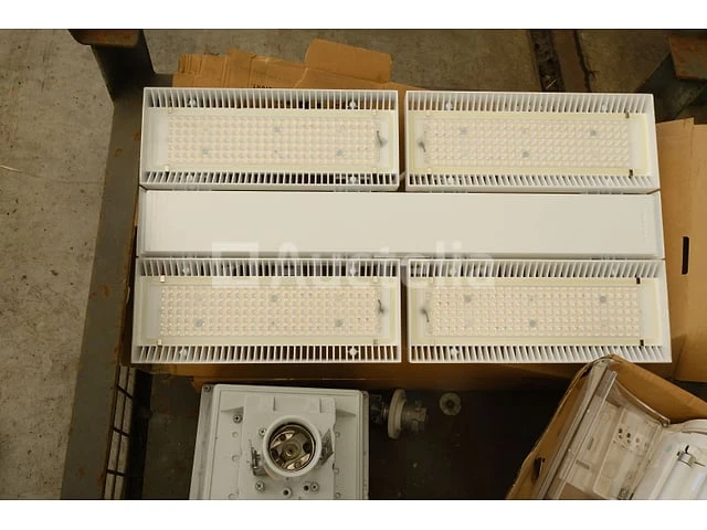 4 diverse lampen - afbeelding 5 van  7