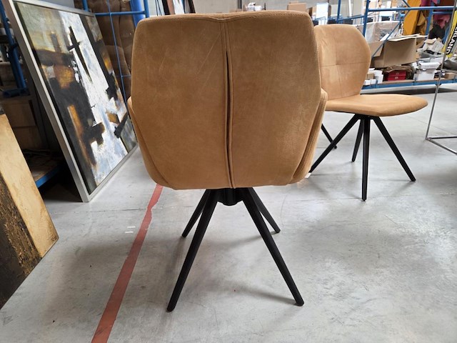 4 diverse lederen eetkamerstoelen mats mobitec - afbeelding 13 van  16