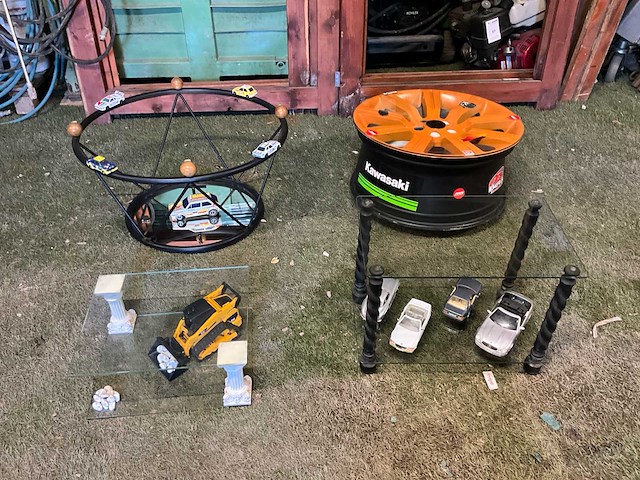 4 diverse salontafels - afbeelding 1 van  11