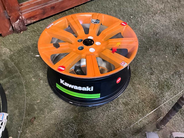 4 diverse salontafels - afbeelding 10 van  11