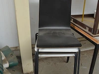 4 diverse stoelen, tafel afm. 120x60x70, tafel 122x72x60, 2 rieten manden, 14 diverse borden, 2 spaghetti borden, geel rond metalen bijzettafeltje - afbeelding 3 van  8