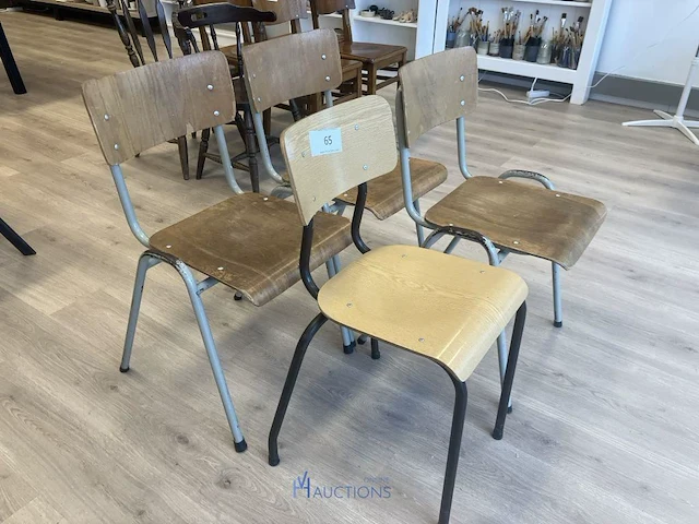 4 diverse stoelen - afbeelding 2 van  2