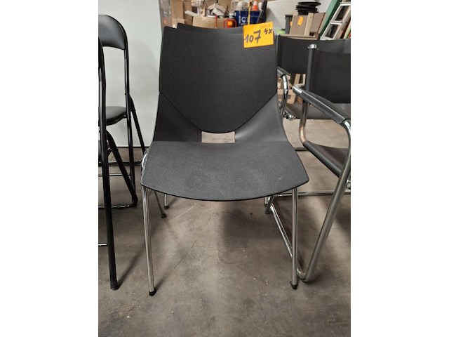 4 diverse stoelen - afbeelding 2 van  4