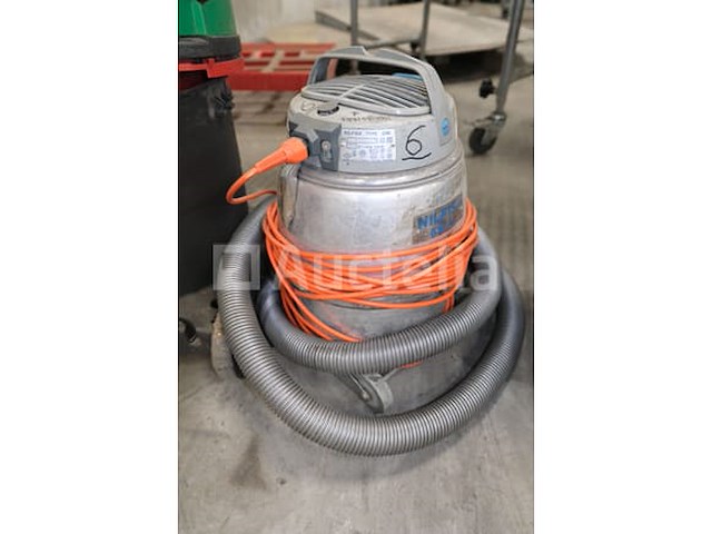 4 diverse stofzuigers - afbeelding 8 van  12