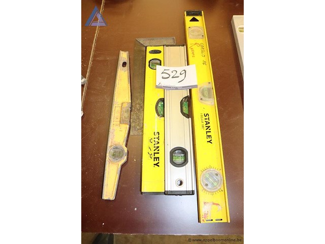 4 diverse waterpassen plus winkelhaak - afbeelding 1 van  1