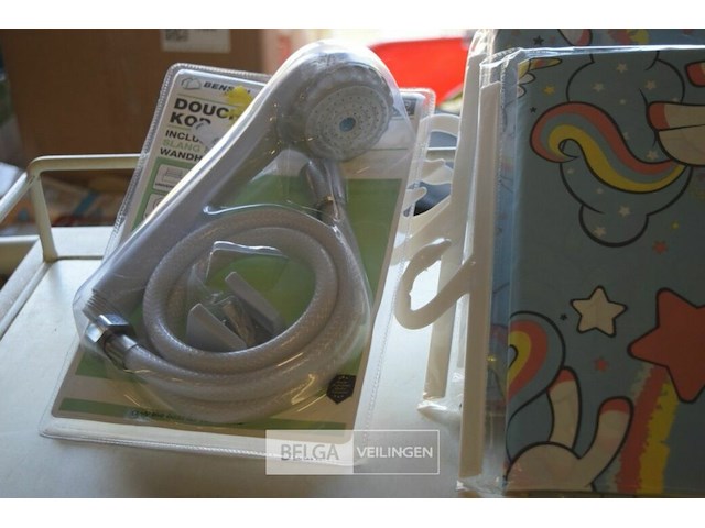 4 douchegordijnen en 1 douchekop - afbeelding 3 van  3