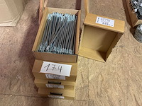 4 dozen afstand schroeven - afbeelding 1 van  6