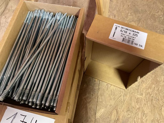 4 dozen afstand schroeven - afbeelding 2 van  6