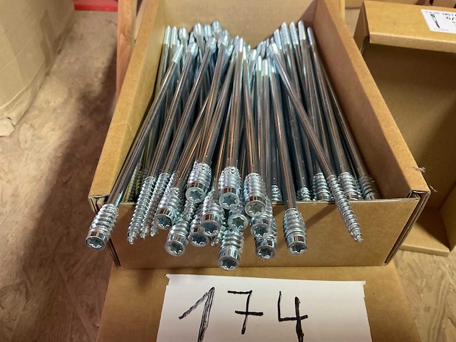 4 dozen afstand schroeven - afbeelding 5 van  6