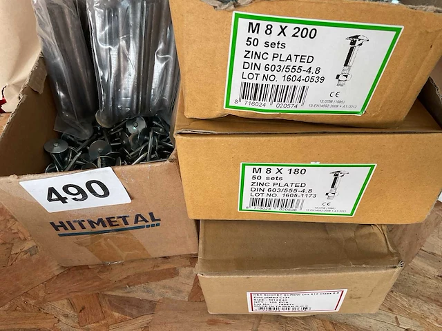 4 dozen bouten moeren en nagels - afbeelding 3 van  5